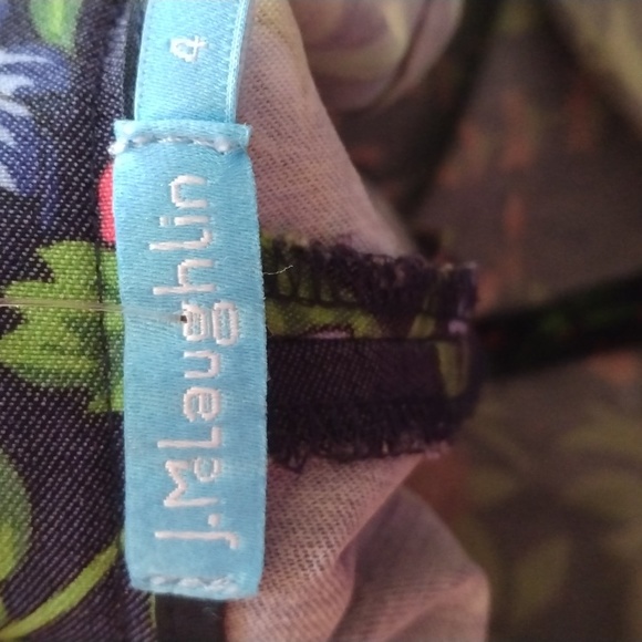 J. McLaughlin Size 4 Floral Pants. - Picture 7 of 12